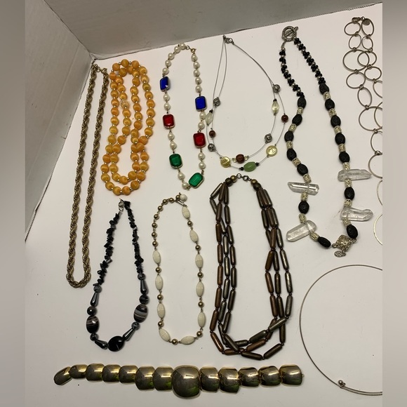 15 Assorted Costume Jewelry Fashion Necklaces & More - Some Marked - Picture 4 of 6